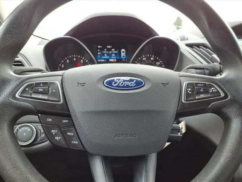 Used 2017 Ford Escape SE w/ Equipment Group 201A FWD image 19