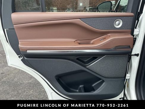 New 2026 Lincoln Navigator Reserve AWD/4WD image 25
