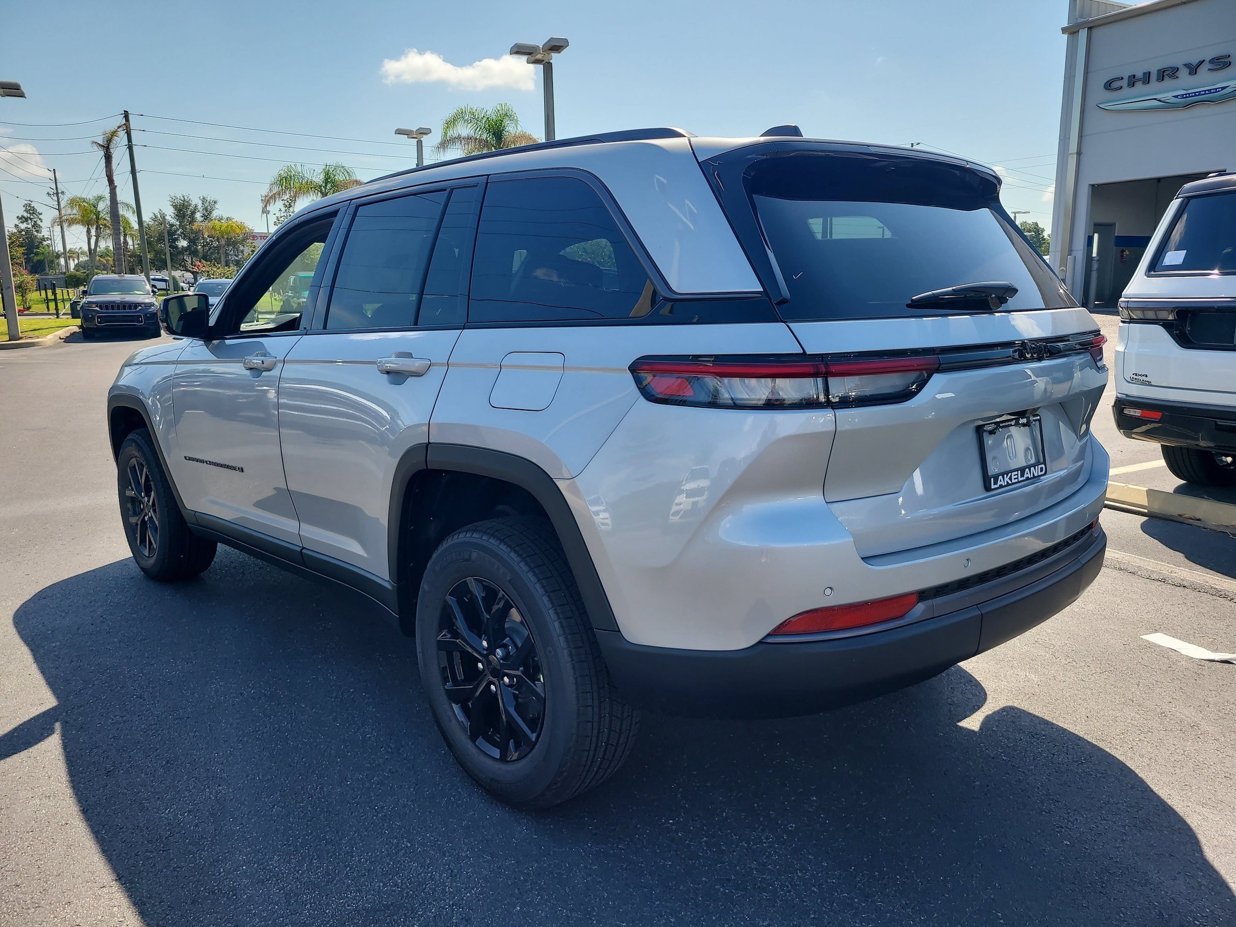 New 2026 Jeep Grand Cherokee Altitude RWD image 8