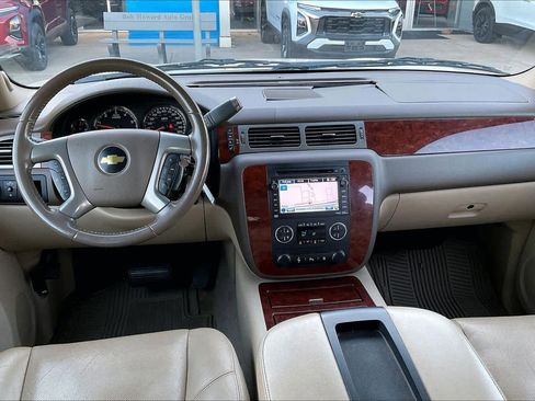 Used 2011 Chevrolet Tahoe LTZ image 15