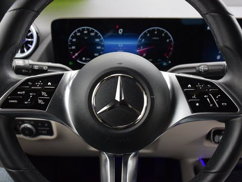 Certified 2025 Mercedes-Benz GLA 250 image 21