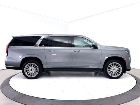 Used 2023 Cadillac Escalade ESV Premium Luxury w/ Performance Package AWD/4WD image 43