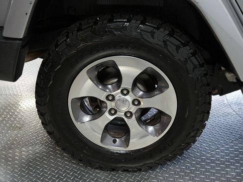 Used 2016 Jeep Wrangler Unlimited Sahara w/ Max Tow Package AWD/4WD image 27