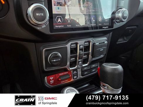 Used 2023 Jeep Gladiator Rubicon w/ LED Lighting Group AWD/4WD image 18