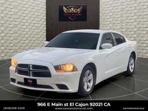 Used 2013 Dodge Charger SE image 1