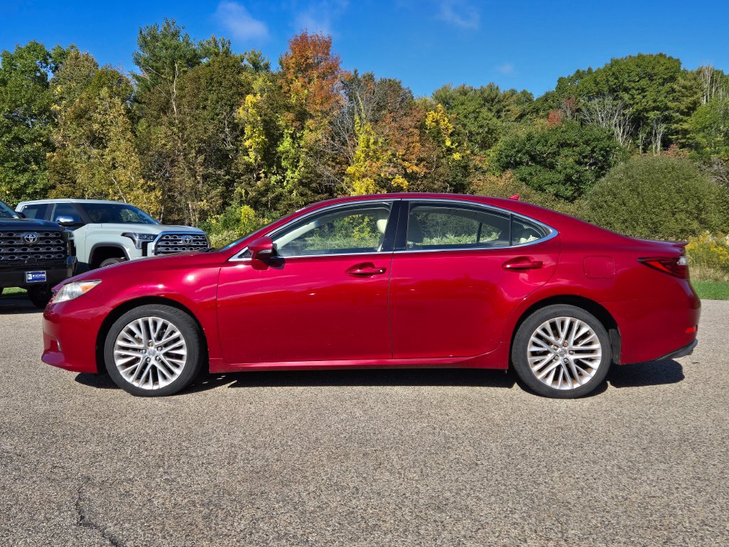 Used 2013 Lexus ES 350 w/ Luxury Pkg FWD image 2