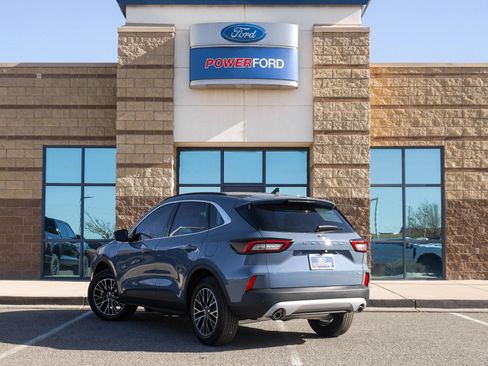 New 2026 Ford Escape SE image 8