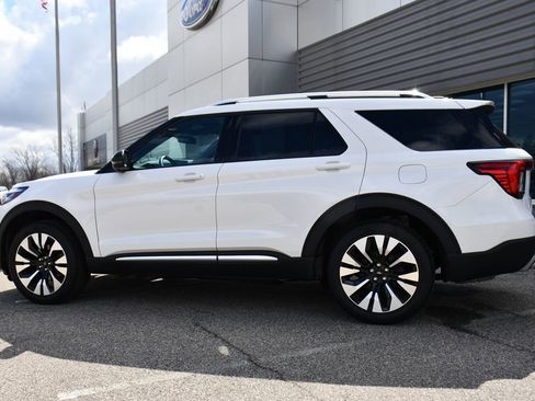Used 2026 Ford Explorer Platinum w/ LUX Leather Package image 3