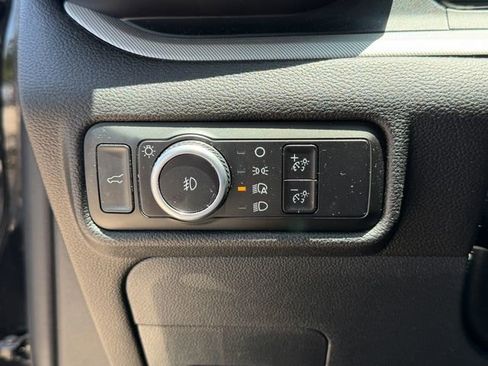 Used 2023 Ford Explorer XLT w/ Equipment Group 202A RWD image 8