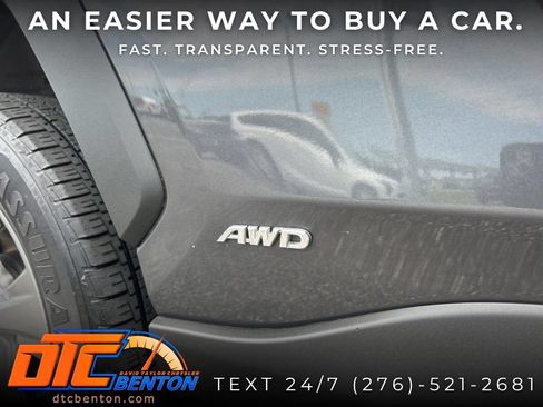 Used 2024 Toyota RAV4 LE AWD/4WD image 31