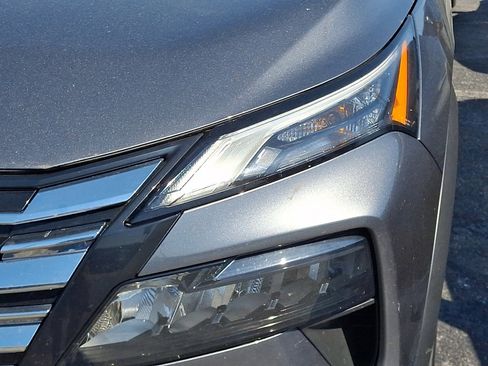 Used 2024 Nissan Rogue S FWD image 4
