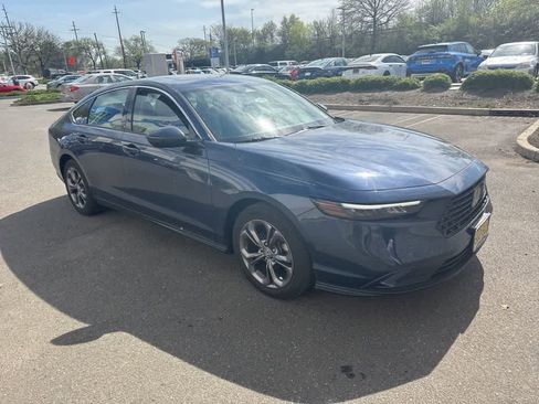 Used 2023 Honda Accord EX image 11