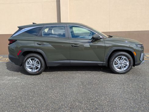 New 2026 Hyundai Tucson SE image 3