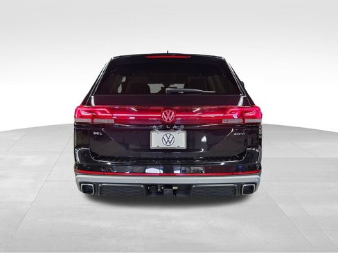 Certified 2024 Volkswagen Atlas Peak Edition SEL image 6