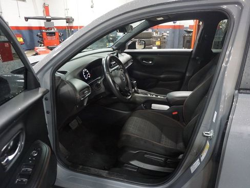 Used 2023 Honda HR-V Sport image 2