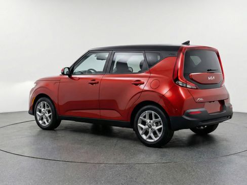 Used 2025 Kia Soul LX w/ LX Technology Package image 6