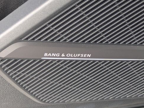 Used 2019 Audi Q5 Prestige w/ Prestige Package image 22