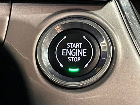 Used 2024 Chevrolet Trax LT image 27