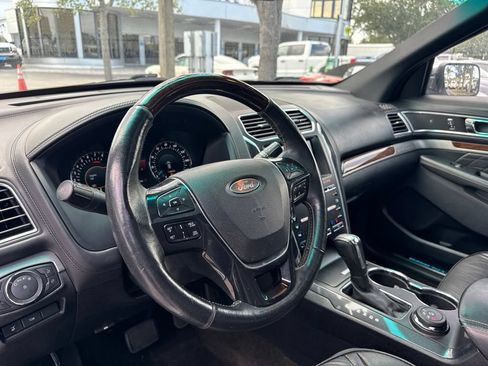 Used 2016 Ford Explorer Platinum AWD/4WD image 9