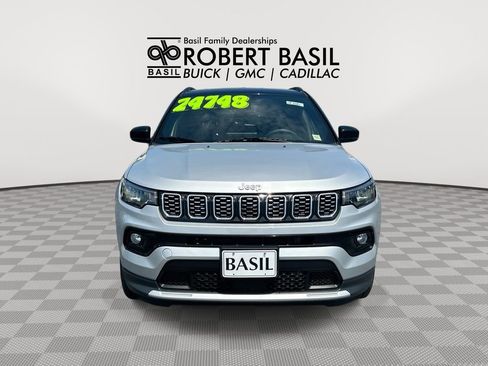 Used 2024 Jeep Compass Limited AWD/4WD image 3