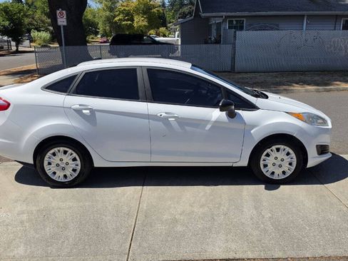 Used 2015 Ford Fiesta S FWD image 4