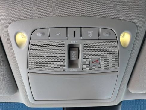 Used 2019 Nissan Rogue SL w/ Premium Package AWD/4WD image 15