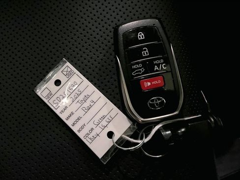Used 2025 Toyota RAV4 XSE w/ Premium Package AWD/4WD image 20