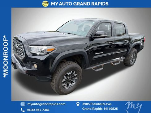 Used 2018 Toyota Tacoma TRD Off-Road AWD/4WD image 3