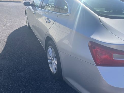 Used 2018 Chevrolet Malibu LT w/ Driver Confidence Package image 10