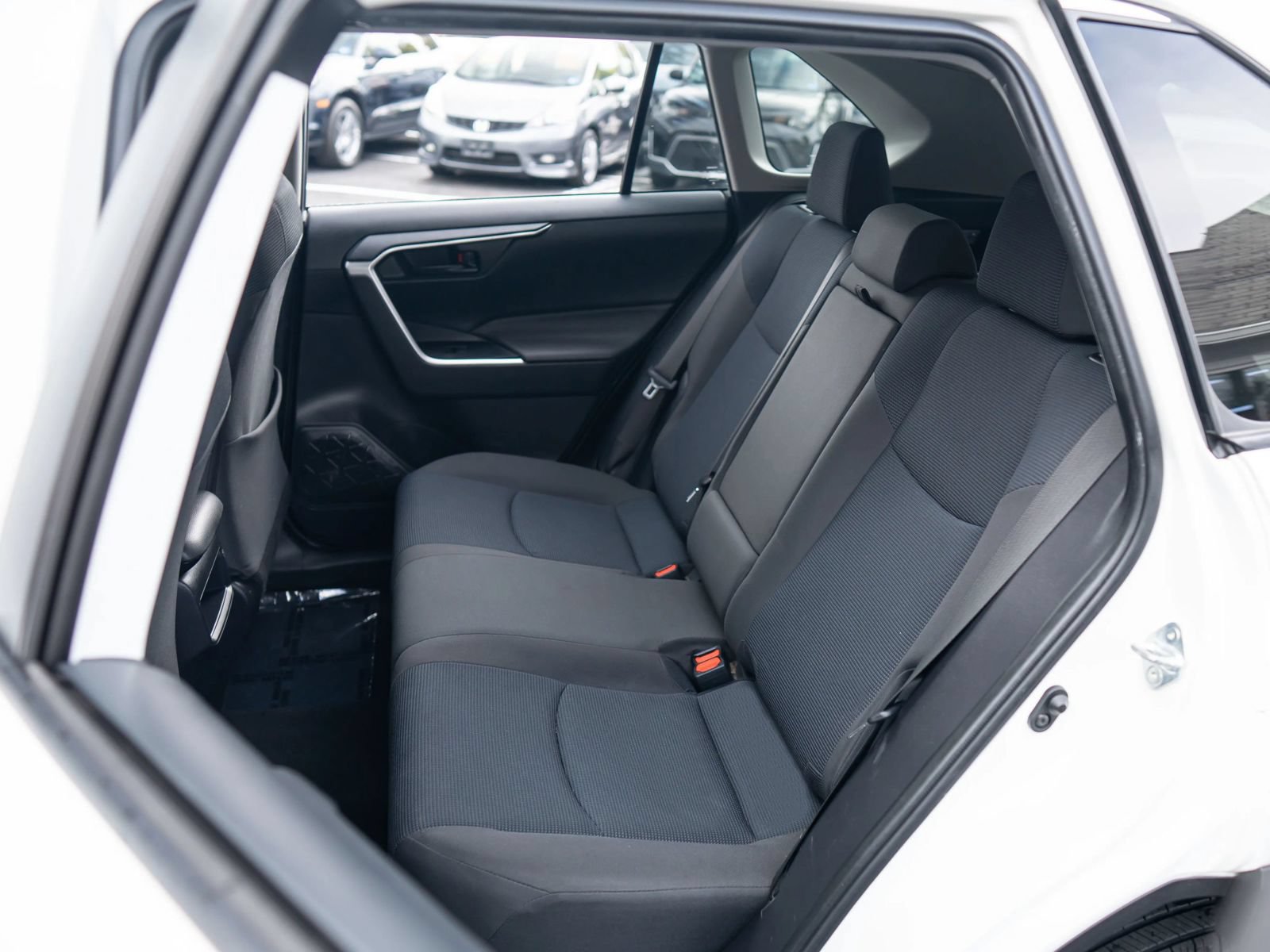 Used 2019 Toyota RAV4 LE w/ All Weather Liner Package AWD/4WD image 23