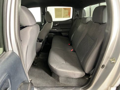 Used 2016 Toyota Tacoma TRD Off-Road image 31