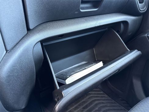 Used 2025 Chevrolet Silverado 2500 Custom w/ Custom Value Package image 31