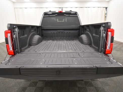 Used 2025 Ford F350 Platinum w/ FX4 Off-Road Package AWD/4WD image 7