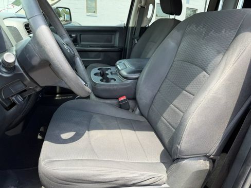 Used 2018 RAM 1500 Express w/ Black Ram 1500 Express Group AWD/4WD image 13
