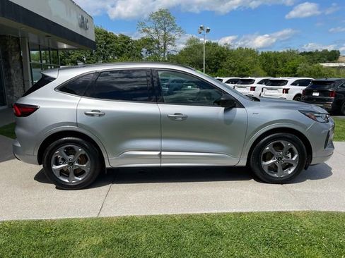 Used 2024 Ford Escape ST-Line FWD image 9