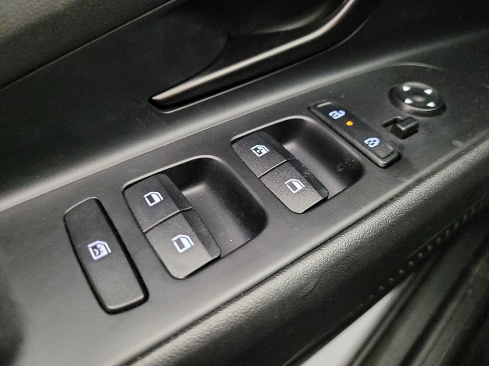 Used 2025 Hyundai Elantra Sport FWD image 27