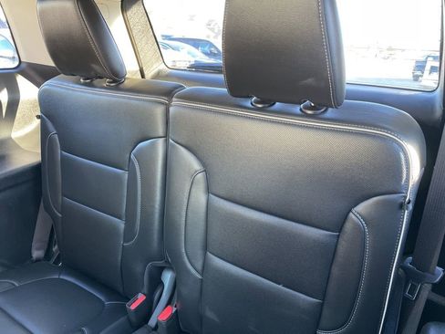 Used 2023 GMC Acadia Denali w/ Denali Ultimate Package image 16