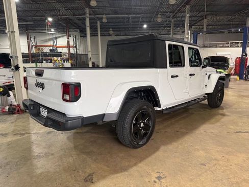 Used 2022 Jeep Gladiator Sport AWD/4WD image 7