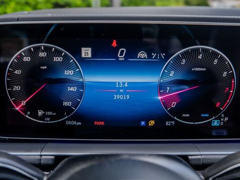 Used 2024 Mercedes-Benz GLE 350 4MATIC w/ AMG Line Exterior image 9