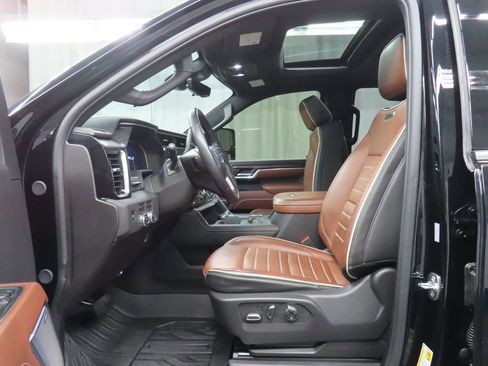 Used 2025 GMC Sierra 2500 Denali Ultimate w/ Max Trailering Package image 9