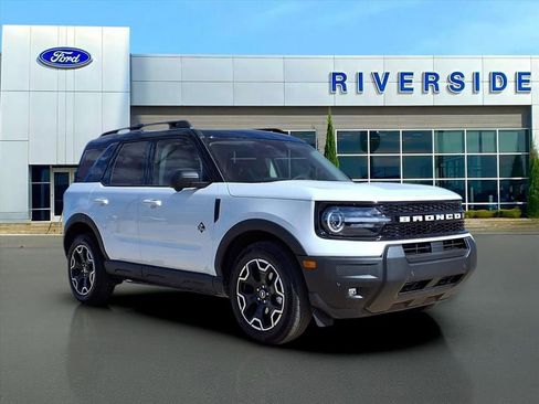 New 2025 Ford Bronco Sport Outer Banks w/ Outer Banks Tech Package+ image 1