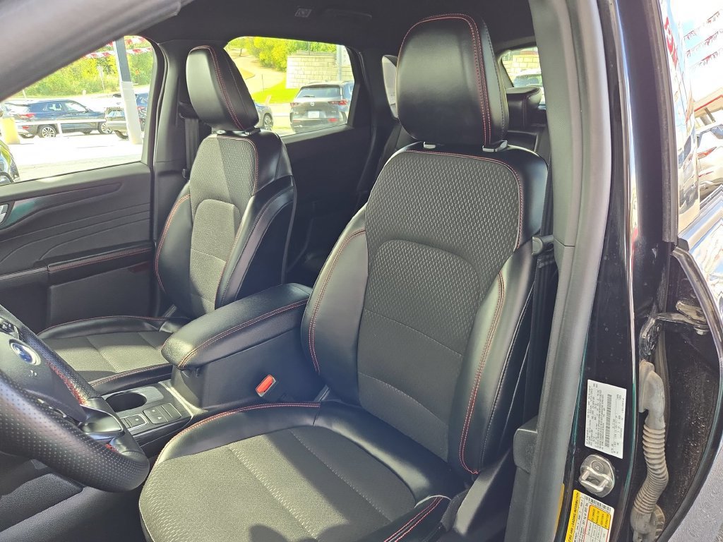 Used 2025 Ford Escape ST-Line AWD/4WD image 16