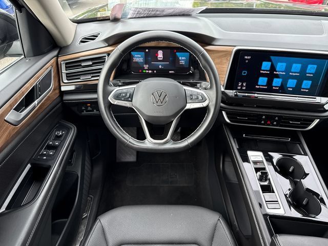 Used 2025 Volkswagen Atlas SE AWD/4WD image 30