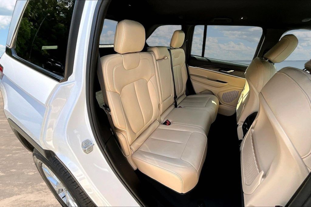 Used 2023 Jeep Grand Cherokee Limited RWD image 26
