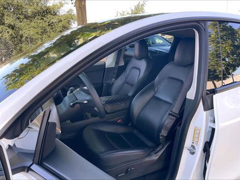 Used 2022 Tesla Model Y Performance AWD/4WD image 26