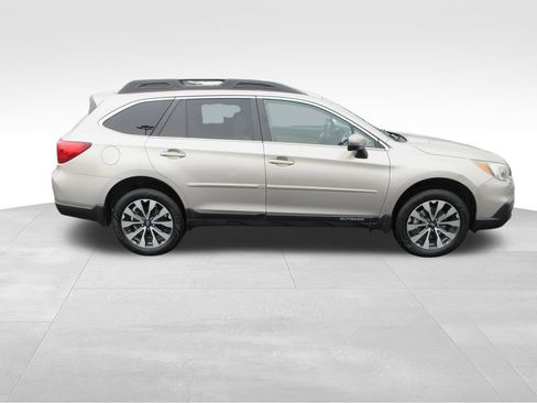 Used 2016 Subaru Outback 2.5i Limited AWD/4WD image 6