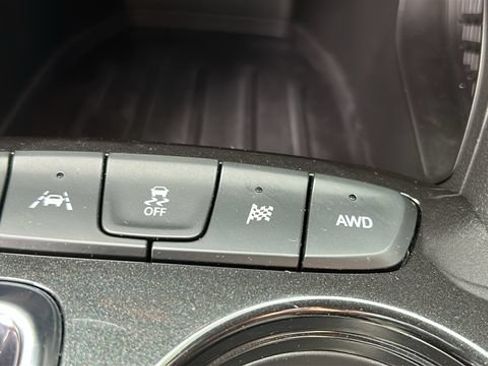 Used 2024 Chevrolet TrailBlazer LT w/ LT Cold Weather Package AWD/4WD image 29