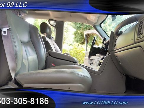 Used 2004 GMC Sierra 2500 SLT w/ Heavy-Duty Power Package AWD/4WD image 17