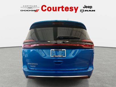 New 2027 Chrysler Pacifica Select