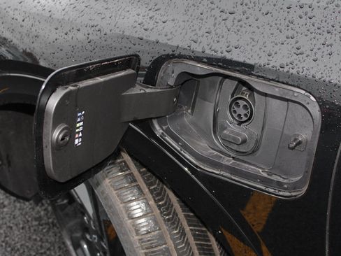 New 2025 Chevrolet Equinox EV RS w/ Convenience Package II image 17